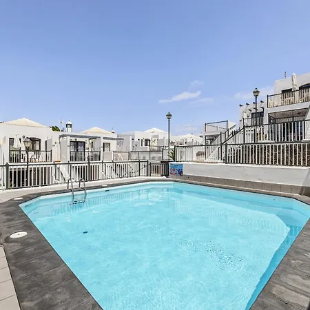 Casahost Arrocha Seaview Apartment *